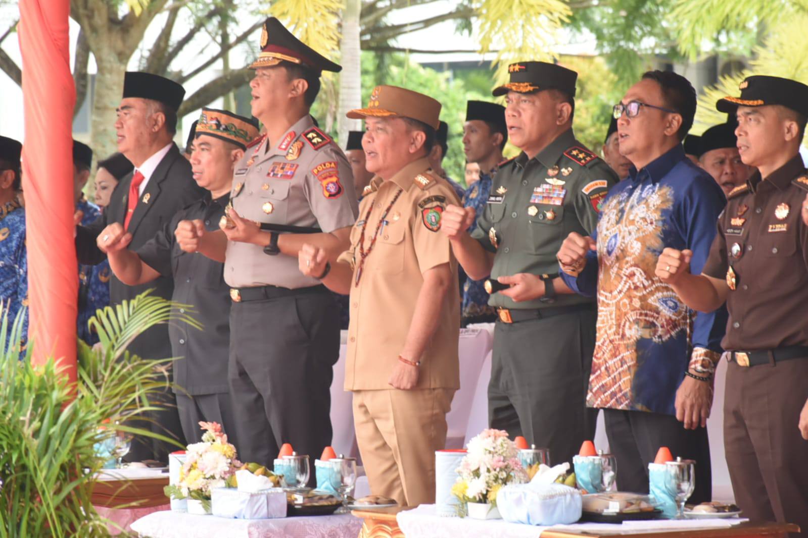 572817837 122253788990189312 2768249033782124479 N