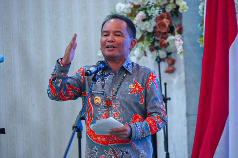 Gubernur Kalimantan Tengah H. Agustiar Sabran menyerukan pentingnya menjaga persatuan dan kedamaian di tengah perbedaan pilihan politik. Pesan tersebut disampaikan saat acara ramah tamah dan jamuan malam di Rumah Jabatan Bupati Barito Utara
