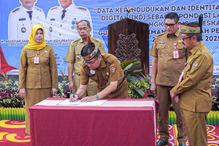 Mewakili Plt. Sekretaris Daerah, Asisten Perekonomian dan Pembangunan Setda Kalteng, Herson B. Aden