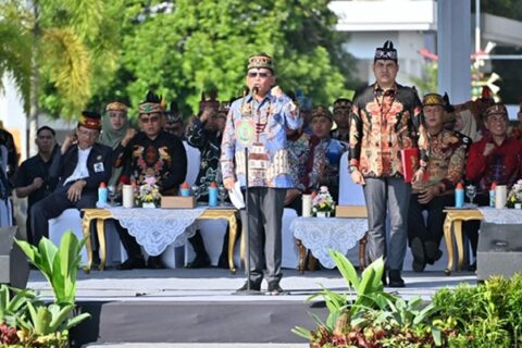 Gubernur Kalteng H. Agustiar Sabran saat pimpin Upacara Peringatan Hari Koperasi Nasional ke-78 Tingkat Prov. Kalteng di halaman Kantor Gubernur.