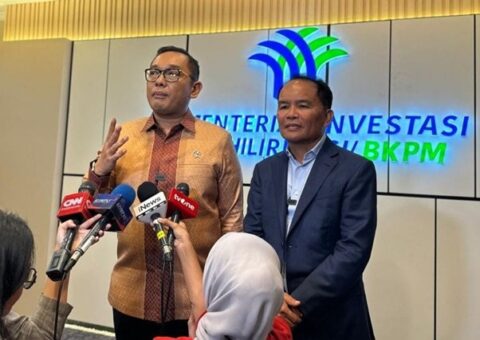 Gubernur Kalteng H. Agustiar Sabran saat menggelar rapat koordinasi (rakor) bersama Wakil Menteri Investasi dan Hilirisasi/Kepala Badan Koordinasi Penanaman Modal (BKPM) Todotua Pasaribu.