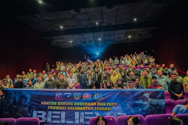 Foto bersama seusai kegiatan Komunikasi Sosial Kreatif Kolaboratif Cinema Prima melalui pemutaran film "Believe".