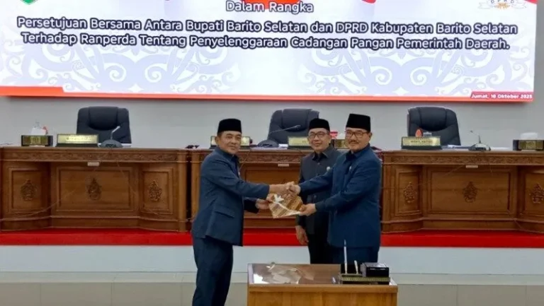 Rapat tersebut dihadiri Wakil Bupati Barsel, Khristianto Yudha, yang membacakan pidato Bupati Eddy Raya Samsuri