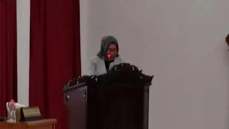 Juru bicara Badan Pembentukan Peraturan Daerah (Bapemperda) DPRD Barsel, Hj. Ani Mahrita
