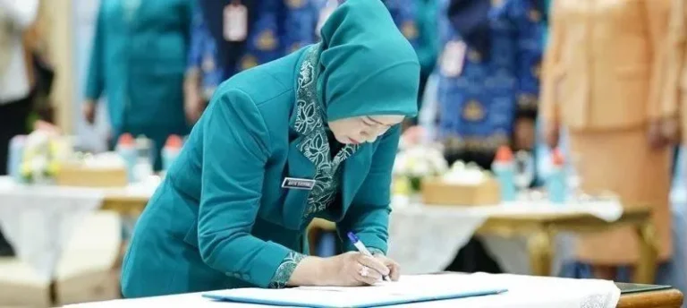 8ee390ce 6eea 4589 bc85 2c080a67fbfa